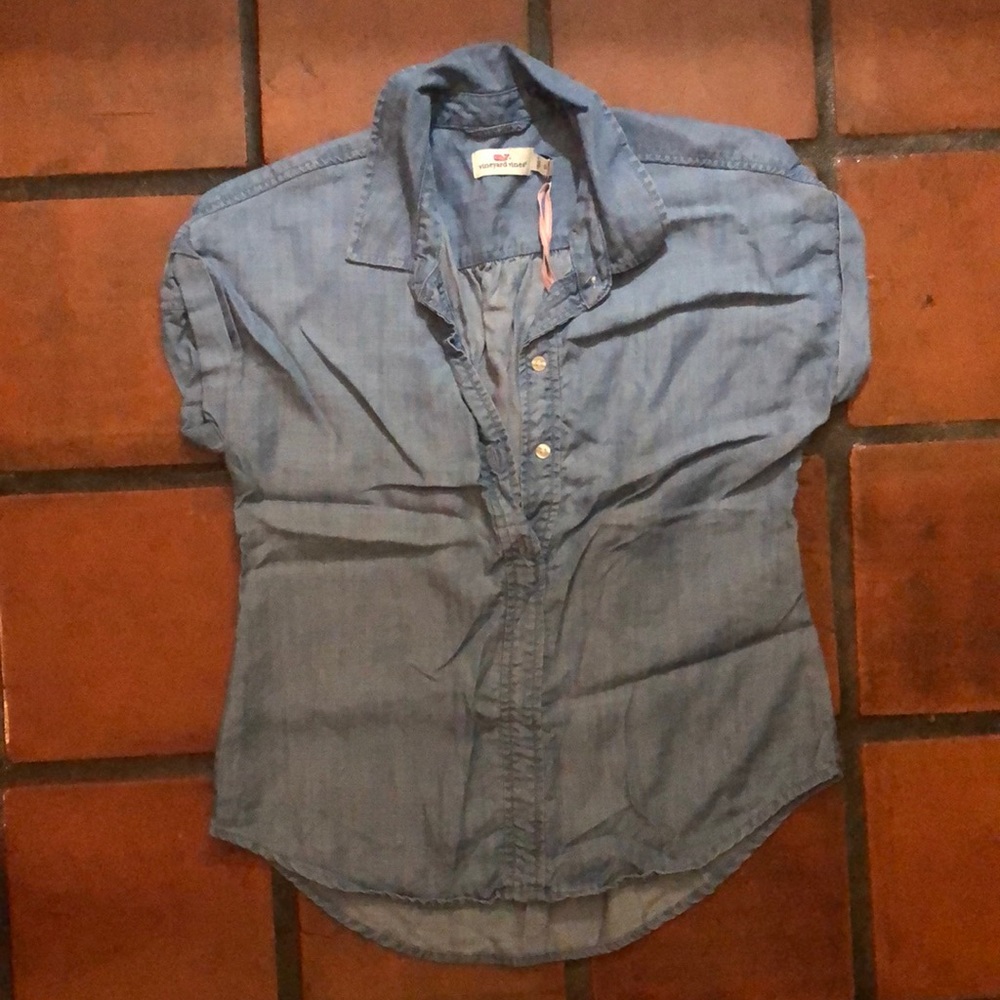 Vineyard vines chambray pullover top